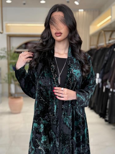 عباية الفاتنه بقماش شيفون مخمل ياباني اخضر