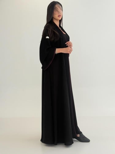 عباية سلطانه بقماش انترنت كويتي بتطريز ناعم عنابي