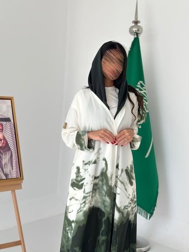 National day abaya | عباية الحمر