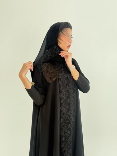 عبايه تسواهن بقماش انترنت دبل كلوش تطريز بأناقة فا...