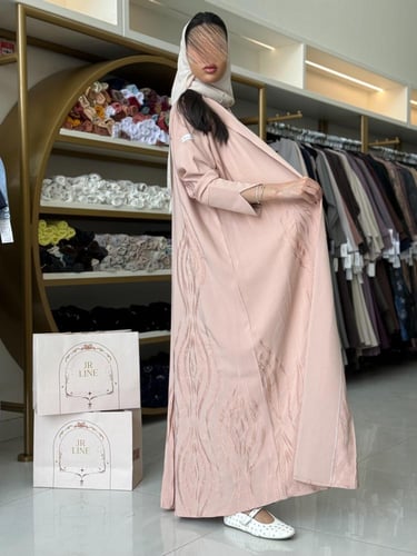 عباية رونا بقماش كريب اوكراني مطرز بينك