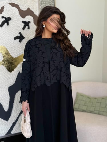 عباية رتيل بقماش كريب الفخامة مع جبير ملكي مخرم 2