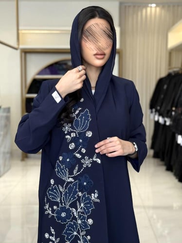 كولكشن العيد | بليزر عباية ملك بقماش كريب رموش بشك...