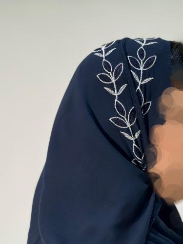 كحلي تطريز فضي