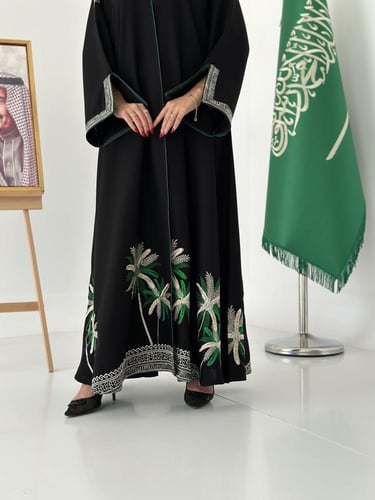 عباية الحاكمة بقماش الاناقه مطرز