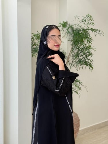 عباية ريام قماش كريب الاناقه تدخيلات بانوراما ابيض