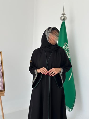 عباية الحاكمة بقماش الاناقه مطرز