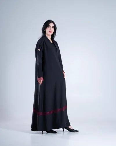 عباية لارا بقماش كرز مزين بدانتل عنابي