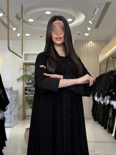 عباية جنان بقماش كريب ملكي دبل كلوش بتطريز وشك اسو...