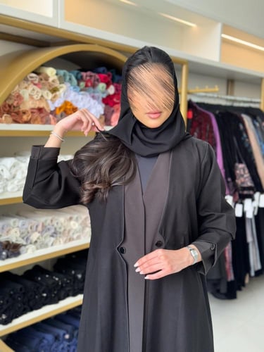 عباية جيلان كريب الاناقة اسود ( تدخيلات اسود )