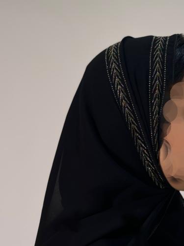 اسود تطريز سنبله نحاسي