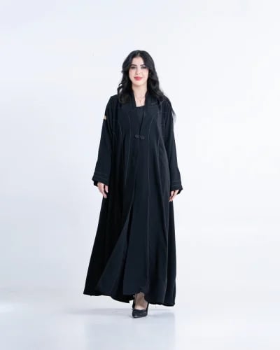 عباية سيدرا بقماش كوبرا مزين بقيطان اسود