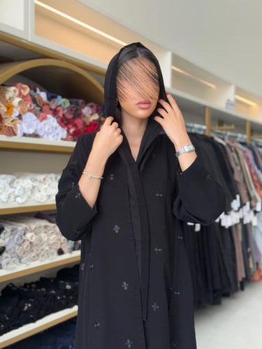 عباية رباب بقماش كريب الابداع مطرز اسود