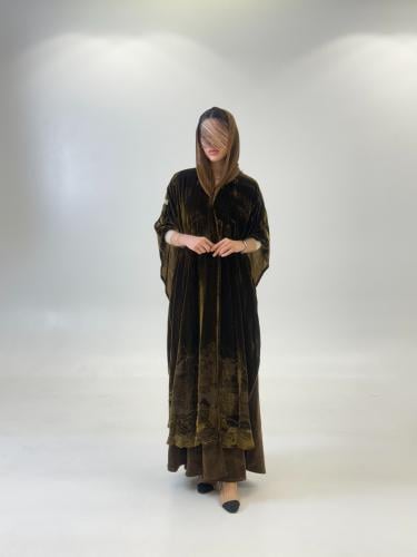 عباية الترف بقماش شيفون مخمل مبطن برسم زيتي