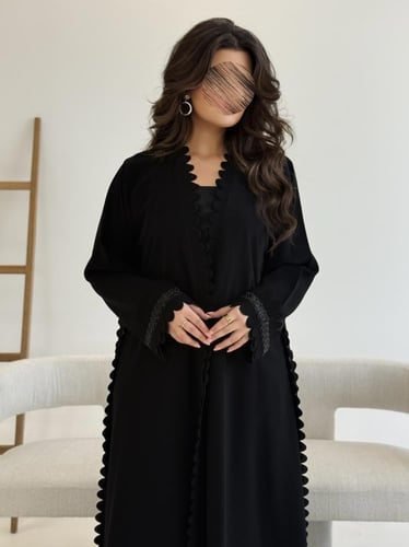 عباية خديجه بقماش كريب الفخامه بتخريم كمبيوتر بشك