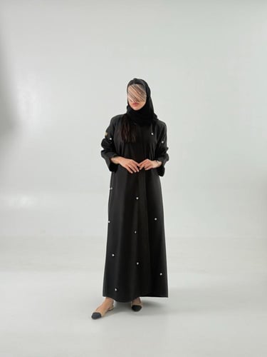 عباية ريلان بقماش جوخ مزين بشك