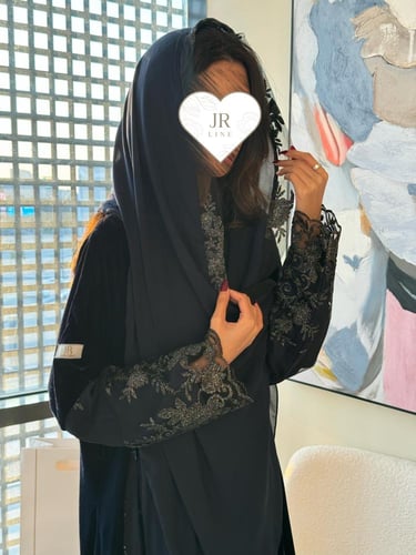 تشكيلة شتاء 2024 - عباية غادين بقماش مخمل دانتيل ف...