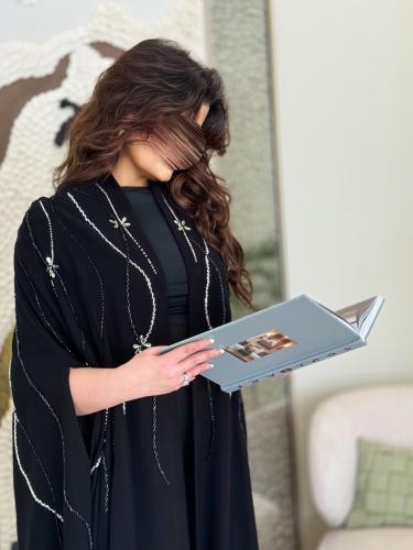عباية همس قطرية بقماش كريب الابداع بشك سكري