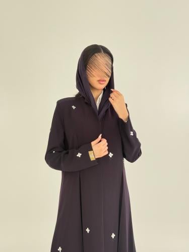 عباية سوار بليزر رسمي مزين بكسرات وشك بقماش كريب ر...