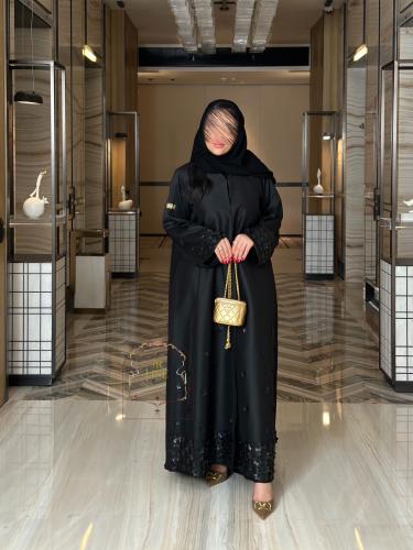 عباية وليف بقماش تفته كوري مزينه بشك