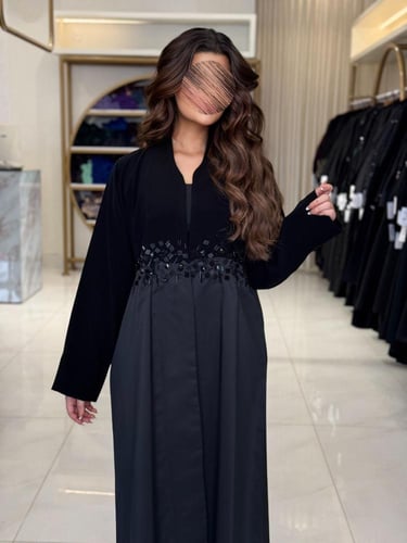 عباية فاتن بقماش كريب بلاك تدخيلات تفته بشك