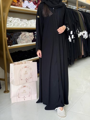 عباية انوار بقماش كريب رموش بتطريز ناعم اسود