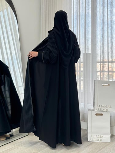 عباية سيدرا بليزر بقماش كريب مقلم - اسود