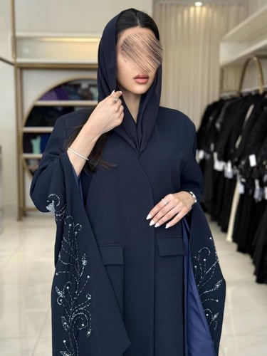 كولكشن العيد | عباية اليزابيث بقماش كريب رموش كم ف...