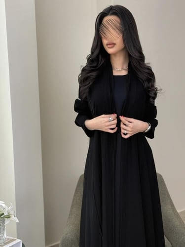 عباية نوران بقماش كريب الابداع ببنسات اسود