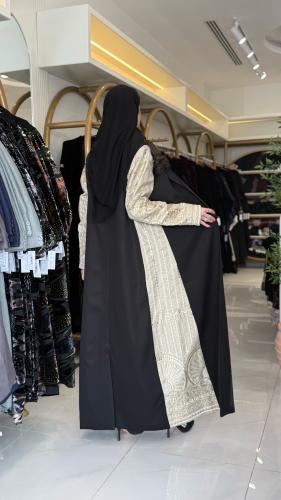 بليزر | عباية سمراء بقماش كريب ايطالي تدخيلات تطري...