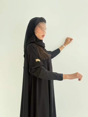 عبايه تسواهن بقماش انترنت دبل كلوش تطريز بأناقة فا...