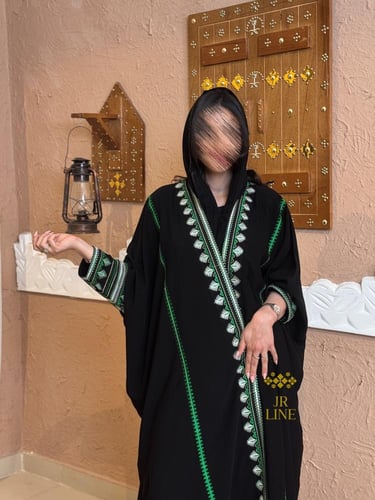 عباية اصالة بقماش كريب ملكي بتطريز تراثي فراشة