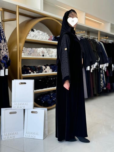 تشكيلة شتاء 2024 - عباية وصايف بقماش مخمل مع دانتي...