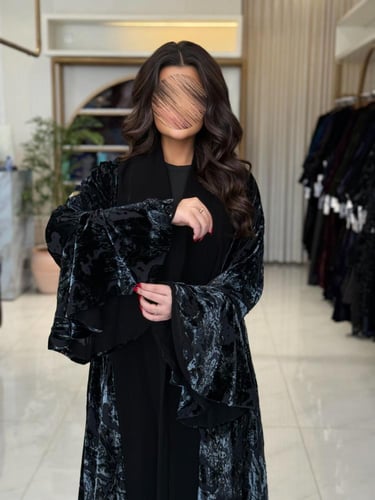 عباية جميله بقماش كريب الابداع مع شيفون مخمل سماوي