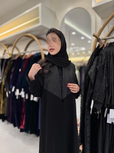 عباية جوليان بقماش كريب الابداع تدخيلات جاكار