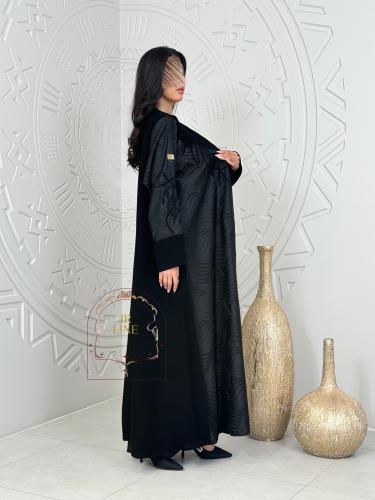 عباية راين بقماش كريب ملكي تدخيلات جاكار بشك