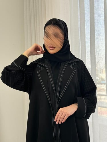 عباية سيدرا بليزر بقماش كريب مقلم - اسود