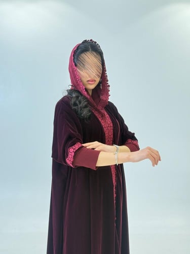 عباية سيلار بقماش مخمل كوري كم استرتش بدانتل عنابي