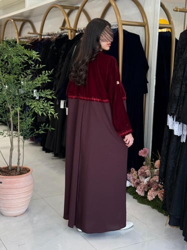 عباية محاسن بقماش مخمل كوري تدخيلات كريب الاناقه ب...
