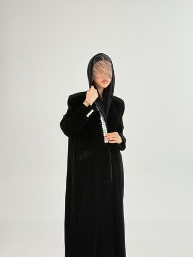 بليزر اسماء بقماش مخمل مبطن مزين بصدف اسود