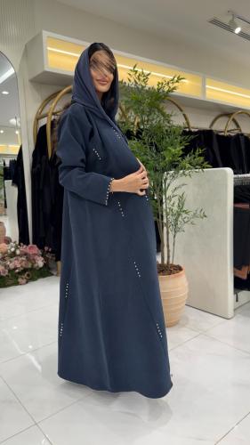 عباية سيرين بقماش جوخ مزين بكرستال تيفاني