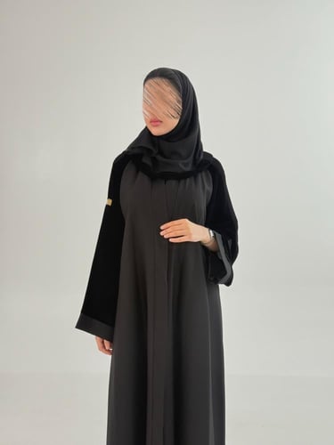 عباية رهمه بقماش مكس مخمل مع كريب الاناقه دبل كلوش