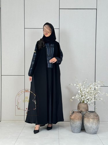 عباية نجد بقماش كريب ملكي تدخيلات روكاما مطرز كحلي