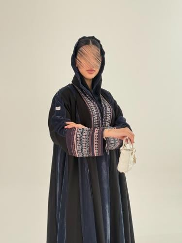 عباية ريلام بقماش مخمل تديخلات كريب الاناقة بتطريز...