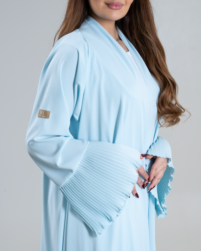 عباية كيان بقماش كريب احساس بكسرات سماوي