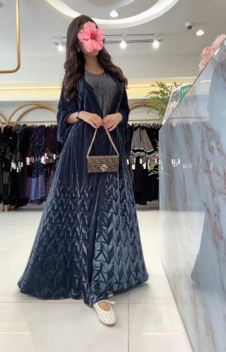 عباية ماليا بقماش مخمل كوري بكسرات 3D سماوي غامق