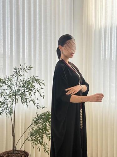 عباية صباح بقماش كريب ملكي نص فراشه كم استرتش بتطر...