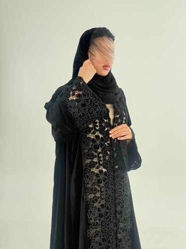 عباية الاميره بقماش مخمل ياباني بتخريم كمبيوتر ورو...