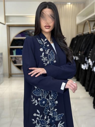 كولكشن العيد | بليزر عباية ملك بقماش كريب رموش بشك...