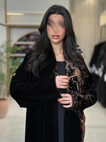 عباية سولارا بقماش مخمل كوري تدخيلات شيفون مخمل بش...